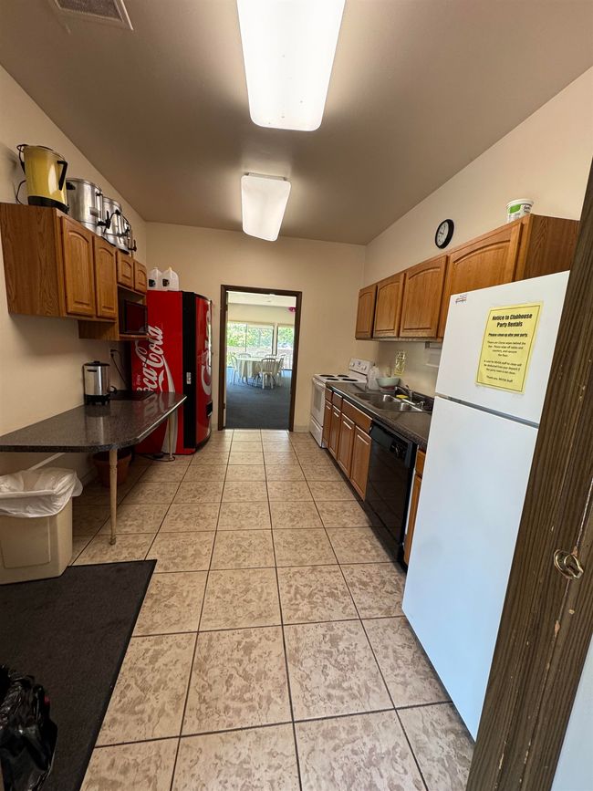 UNIT-168 - 2470 W Good Hope Rd, Condo with 1 bedrooms, 1 bathrooms and null parking in GLENDALE WI | Image 27