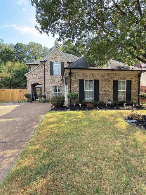 10281 Hamilton View Dr, Cordova, TN, 38016-7613 | Card Image