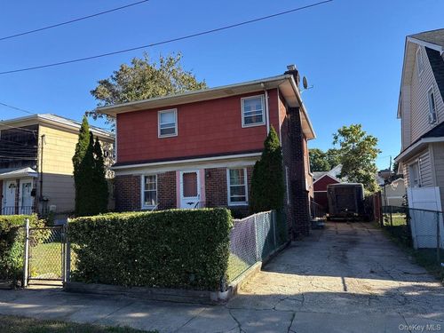 28 Dakota Pl, Hempstead, NY, 11550-3420 | Card Image
