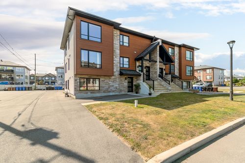 8930 Rue Georges-Villeneuve, Mirabel, QC, J7N1B8 | Card Image