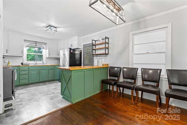 Kitchen | Image 11