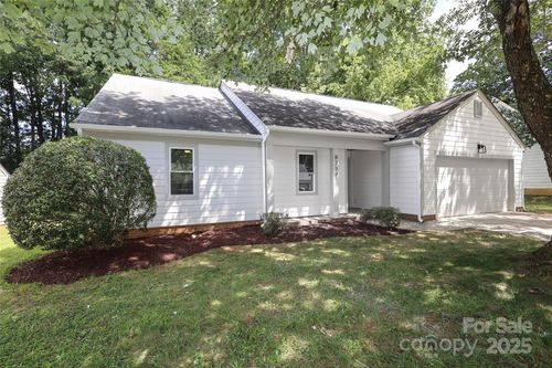 8339 Houndstooth Dr, Charlotte, NC, 28227-8732 | Card Image