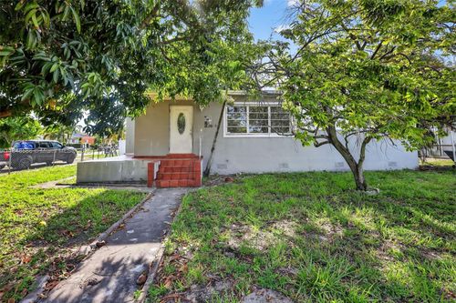 3581 W 2nd Ave, Hialeah, FL, 33012-5215 | Card Image