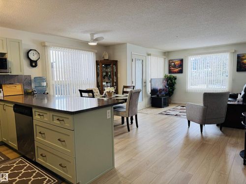 1520 Hammond Gate Nw, Edmonton, AB, T6M0J4 | Card Image