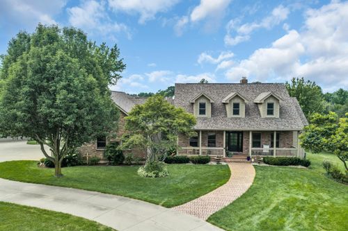 5046 Briar Ridge Ct, Burlington, WI, 53105-6915 | Card Image
