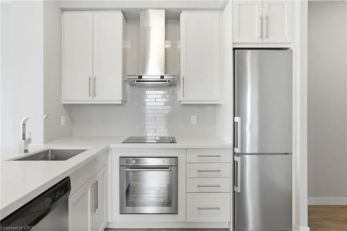 2308-2087 Fairview St, Burlington, ON, L7R0E5 | Card Image