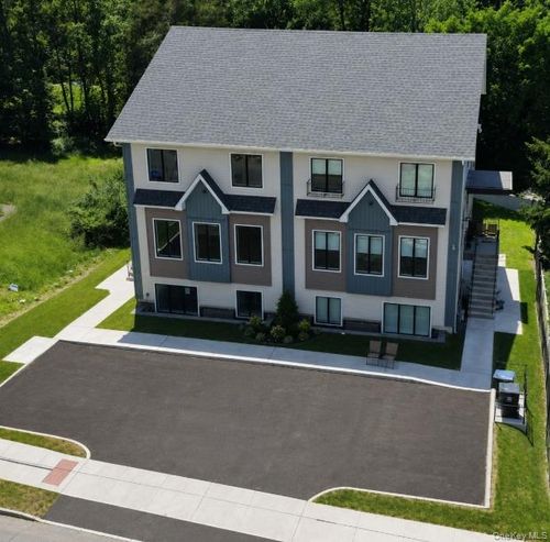 20 Dallas Dr, Monroe, NY, 10950-2320 | Card Image