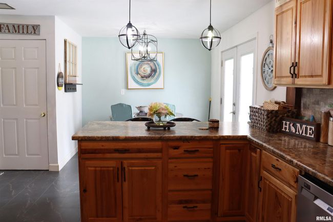 558 E Prospect St, House other with 3 bedrooms, 3 bathrooms and null parking in Farmington IL | Image 10
