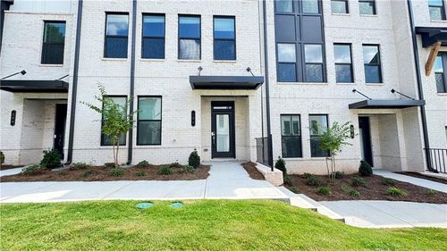 104 Holt Ln, Lawrenceville, GA, 30046-5128 | Card Image