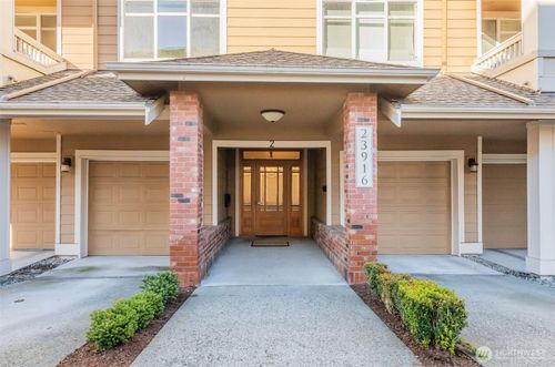 unit-204-23916 Ne 115th Ln, Redmond, WA, 98053-6256 | Card Image