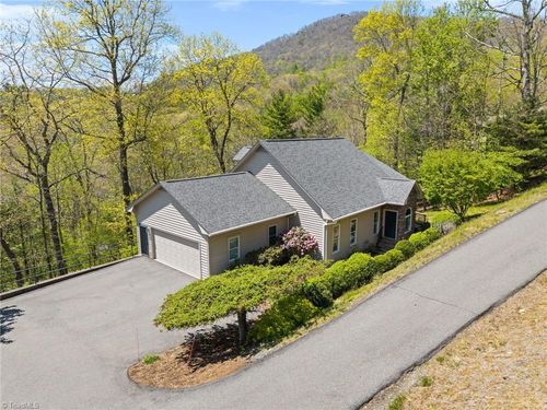 480 N Ridge Cir, Boone, NC, 28607-5200 | Card Image