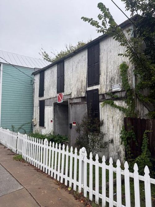 36 South St, Charleston, SC, 29403-6217 | Card Image