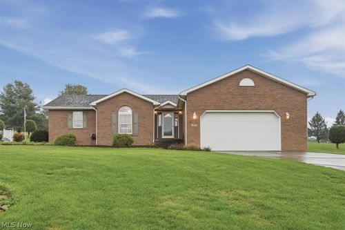 1344 Meadowbrook Ln Ne, Carrollton, OH, 44615-9475 | Card Image
