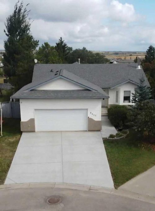 8802 117 Ave, Grande Prairie, AB, T8X1L8 | Card Image