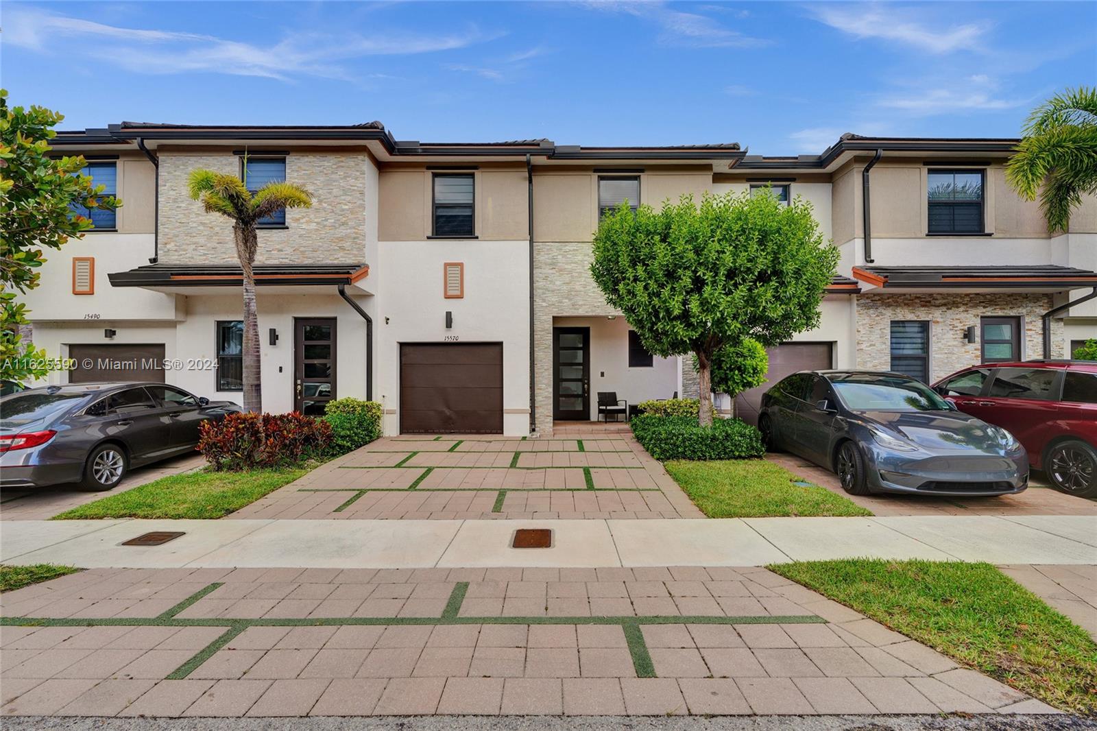 91st Ct, Hialeah, FL 33018