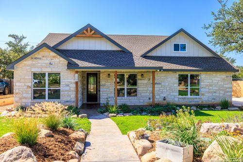 139 Stone Cyn, Fredericksburg, TX, 78624-2954 | Card Image