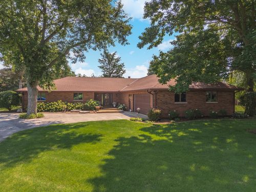 300 S Westview Dr, Pontiac, IL, 61764-3567 | Card Image