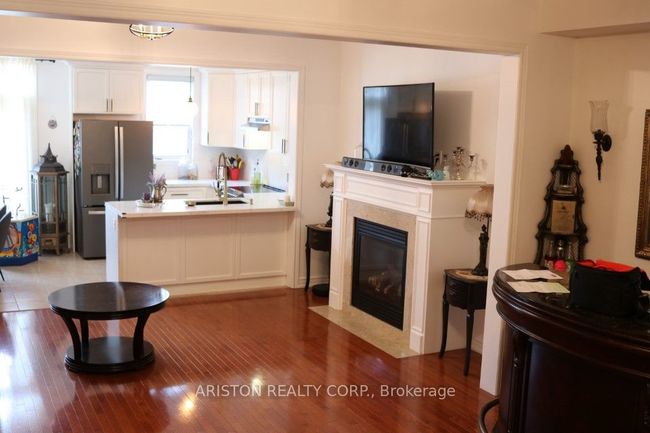 40 Alexie Way, House attached with 4 bedrooms, 3 bathrooms and 1 parking in Vaughan ON | Image 4