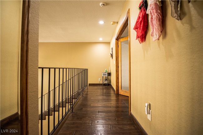 Upstairs Main Hallway | Image 32