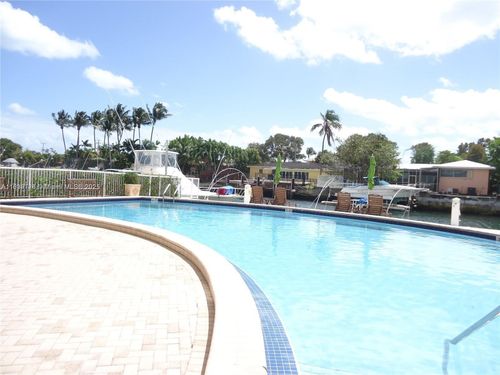 apt-302-2020 Ne 135th St, North Miami, FL, 33181-2107 | Card Image