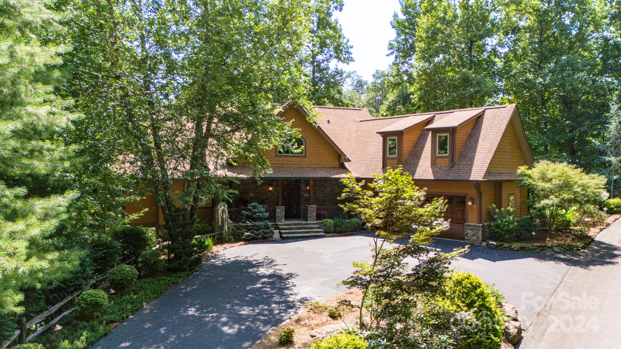 Silverado Trl, Whittier, NC 28789