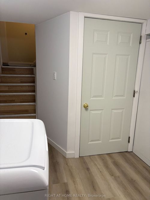 unit-bsmt-85 Floral Pky, North York, ON, M6L2C3 | Card Image
