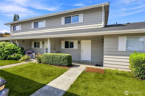 c-12418 Se 272nd Pl, Kent, WA, 98030-8981 | Card Image