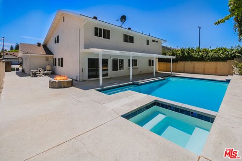22737 Stagg St, Canoga Park, CA, 91304-5643 | Card Image