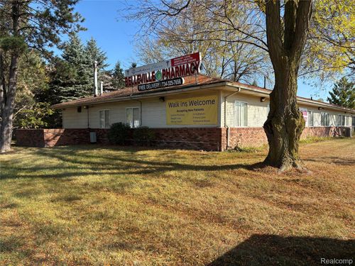 25 Owen St, Belleville, MI, 48111-2921 | Card Image