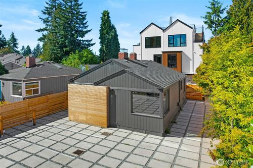 8731 13th Ave Nw, Seattle, WA, 98117-3404 | Card Image