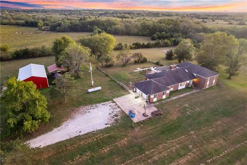 3885 Cr 5550, Cherryvale, KS, 67335-8831 | Card Image
