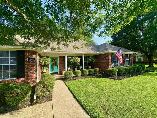 1308 Hagan St, Crockett, TX, 75835-2270 | Card Image