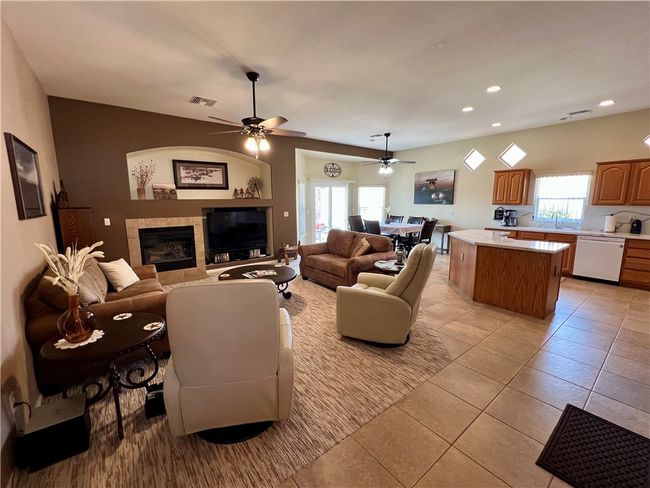Living Room | Image 10