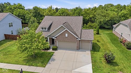 8922 N Springview Dr, Mccordsville, IN, 46055-6266 | Card Image