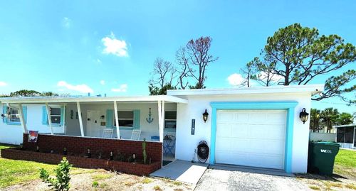 818 Lake Mcgregor Dr, Fort Myers, FL, 33919-6210 | Card Image