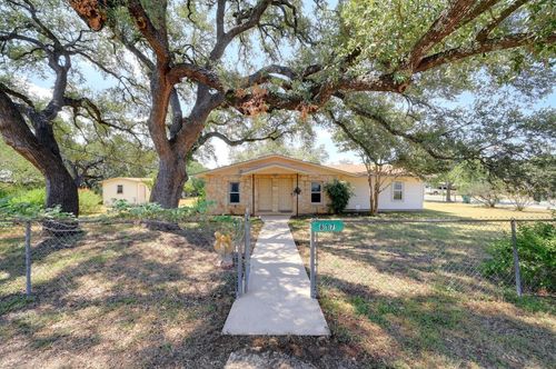 817 9th St, Blanco, TX, 78606 | Card Image