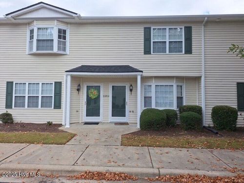 p4-2300 Vineyard Dr, Winterville, NC, 28590-8298 | Card Image