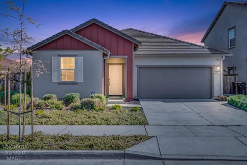 864 Loon St, Lathrop, CA, 95330-8047 | Card Image