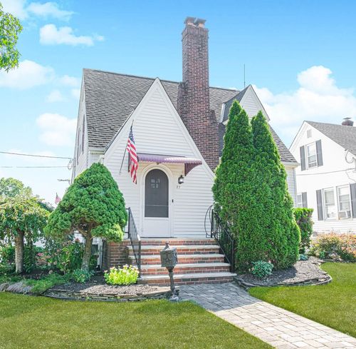 77 Wilcox Ave, South River, NJ, 08882-1900 | Card Image