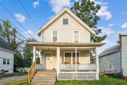 513 17th St Se, Cedar Rapids, IA, 52403-2627 | Card Image