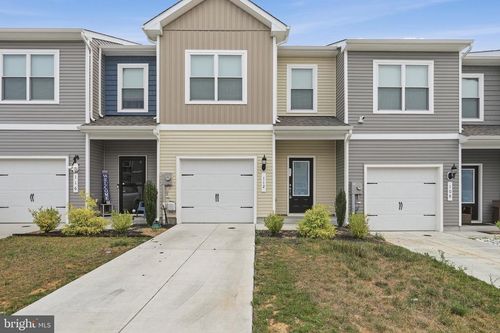 112 Paddington St, FALLING WATERS, WV, 25419-4690 | Card Image