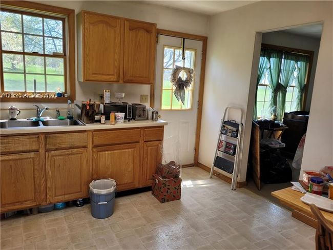 136 Wetzel Rd, House other with 3 bedrooms, 2 bathrooms and 2 parking in Cabot PA | Image 4