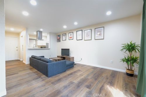 21-1030 W Macarthur Blvd, Santa Ana, CA, 92704 | Card Image