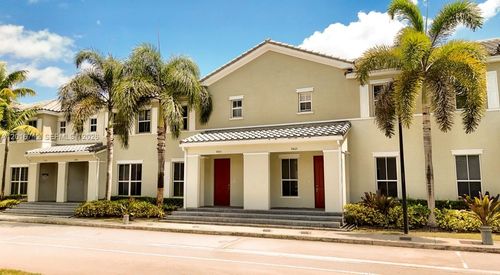 9465 Sw 171st Ct, Miami, FL, 33196-2979 | Card Image
