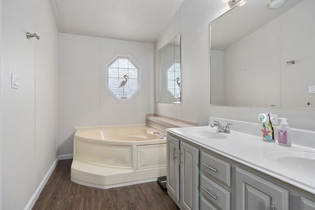 1610 Hardee St, House other with 3 bedrooms, 2 bathrooms and null parking in Rockport TX | Image 19