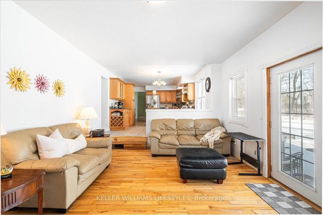 2752 Longwoods Rd, House other with 3 bedrooms, 3 bathrooms and 5 parking in Glencoe ON | Image 11