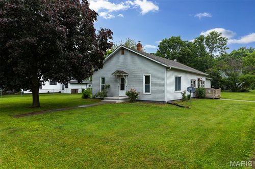 708 Madison St, Gillespie, IL, 62033-1749 | Card Image