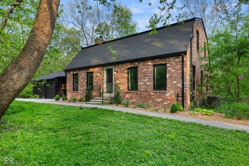 765 Bloor Ln, Zionsville, IN, 46077-1104 | Card Image