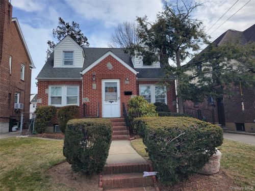 30 149th St, Flushing, NY, 11354-2449 | Card Image