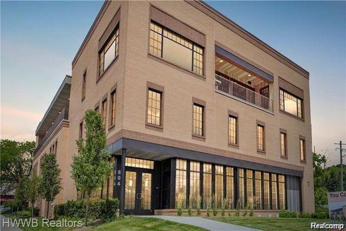 2a-804 N Main St, Rochester, MI, 48307-1431 | Card Image